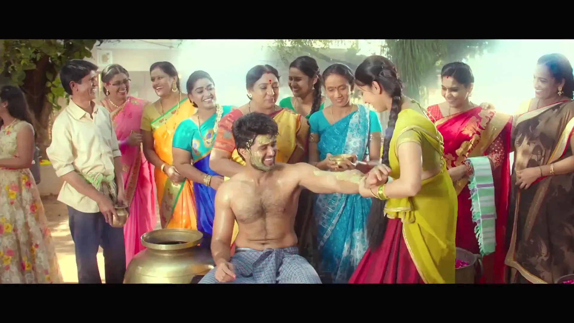 Geetha Govindam (2018) Hindi Movie HDRip 720p – 480p Screenshot
